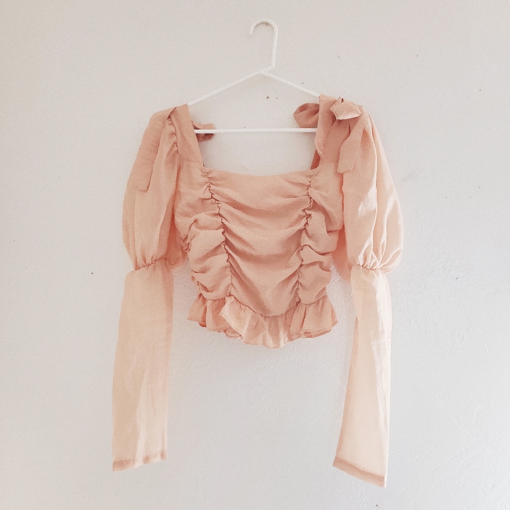 Pretty Little Thing femme peach top